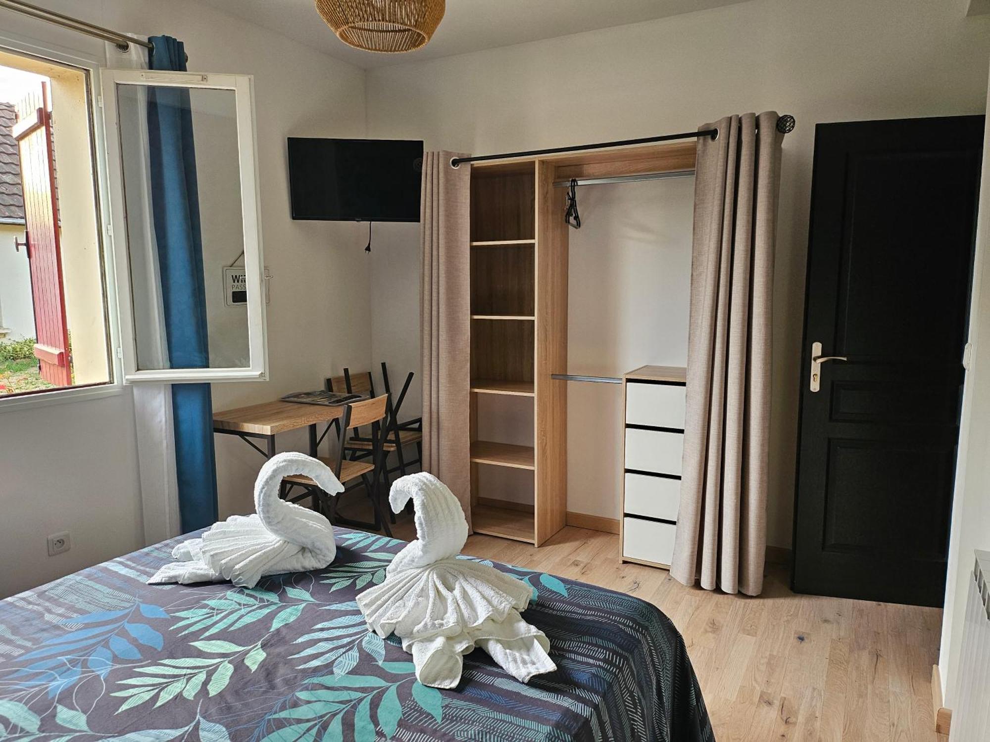 Guécélard Les Chambres D'Estelle חדר תמונה