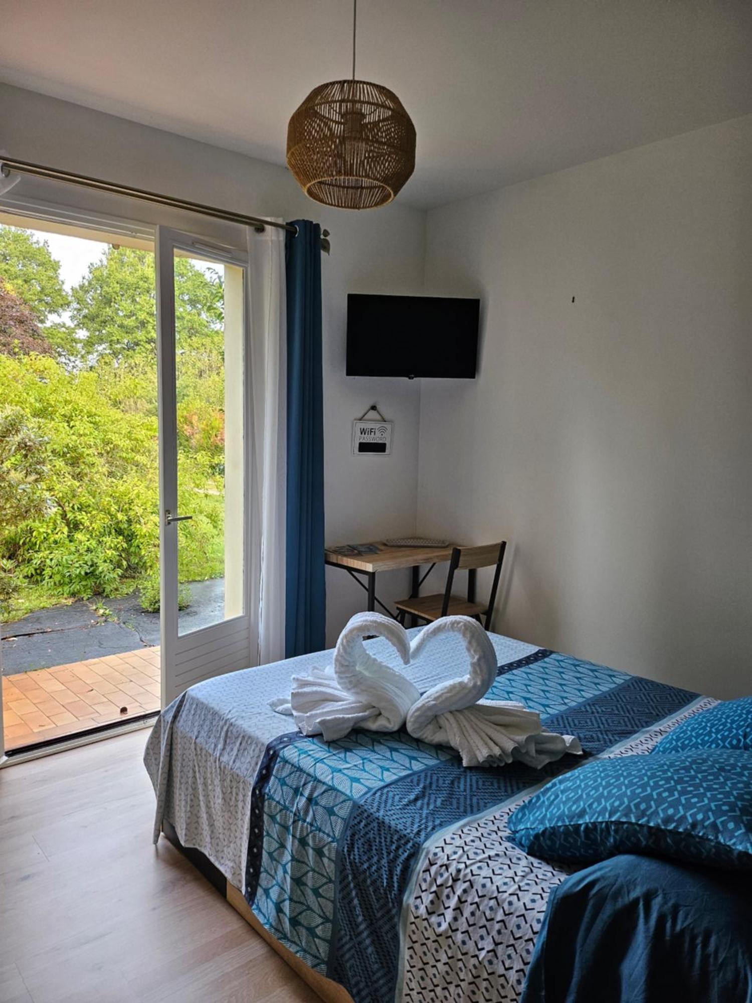 Guécélard Les Chambres D'Estelle חדר תמונה